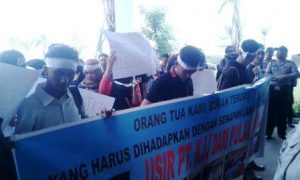 Mahasiswa demo