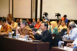 Ketua DPRD Kepri Jumaga Nadeak memimpin rapat tim perumus yang terdiri dari ketua-ketua DPRD Provinsi perwakilan wilayah Barat, Tengah dan Timur Indonesia. Foto Istimewa